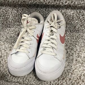 Nike Court Legacy Lift